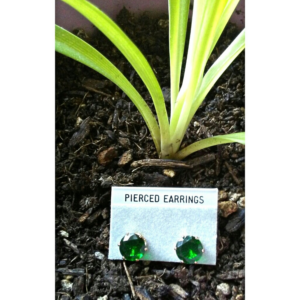 Green Jewel Stud Earrings